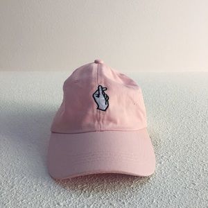 Pink finger heart hat 💓